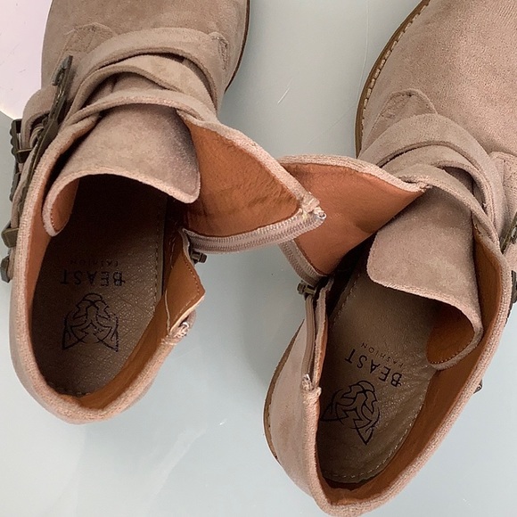 Beast Fashion pointy leather triple buckle western heels Tan booties size 6 NWOT - Picture 12 of 16